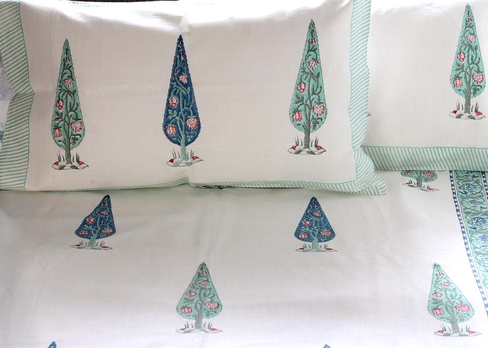 Chinar Handloom Slub Cotton Bedsheet With Two Reversible Pillow Cases