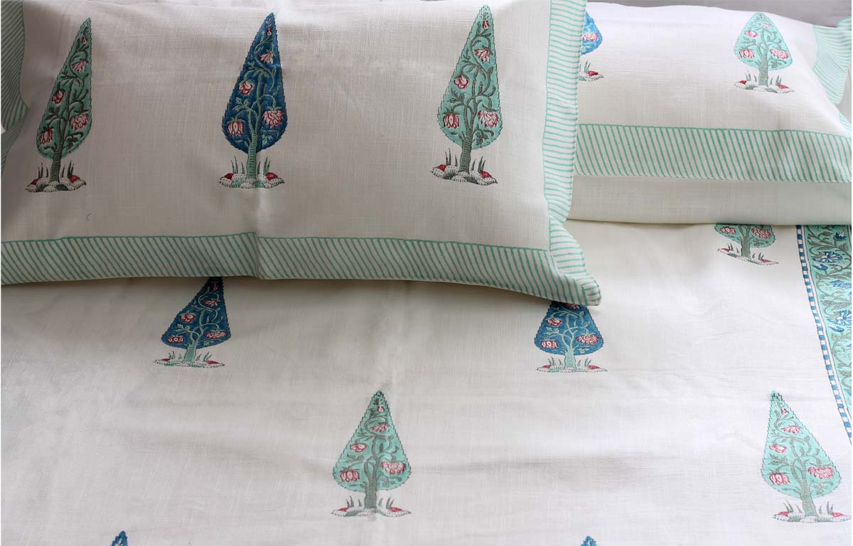 Chinar Handloom Slub Cotton Bedsheet With Two Reversible Pillow Cases