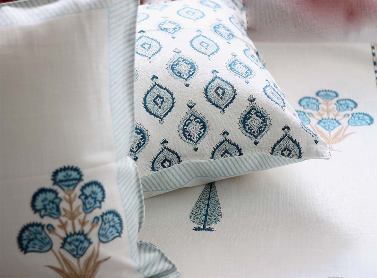 Rasika Handloom Cotton Bedsheet with Two Pillow Cases
